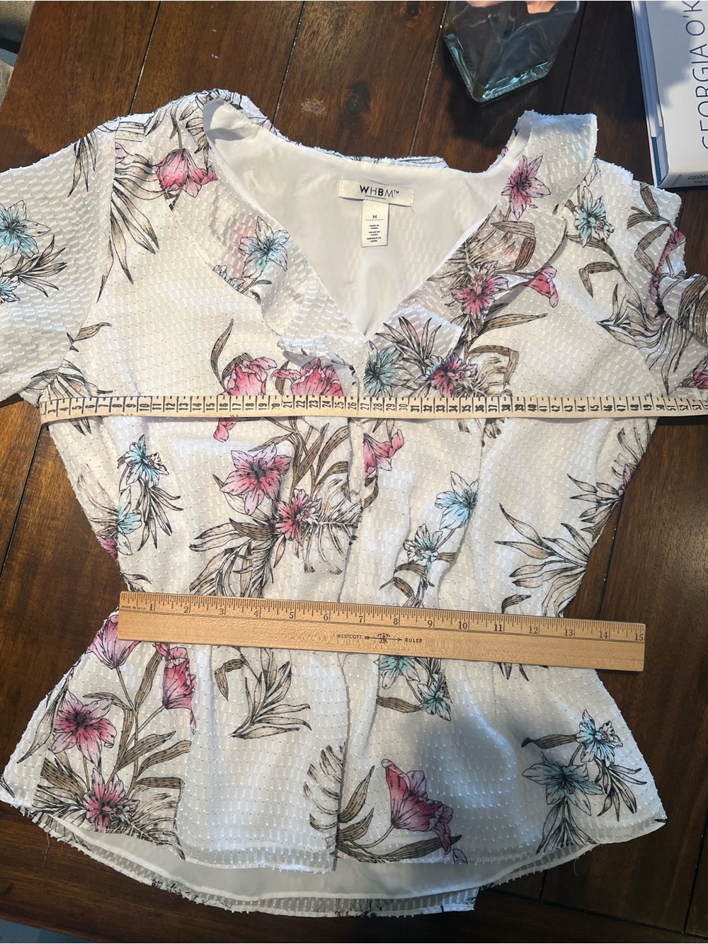 White House Black Market White Floral Ruffle V-Neck Blouse - Picture 2 of 2